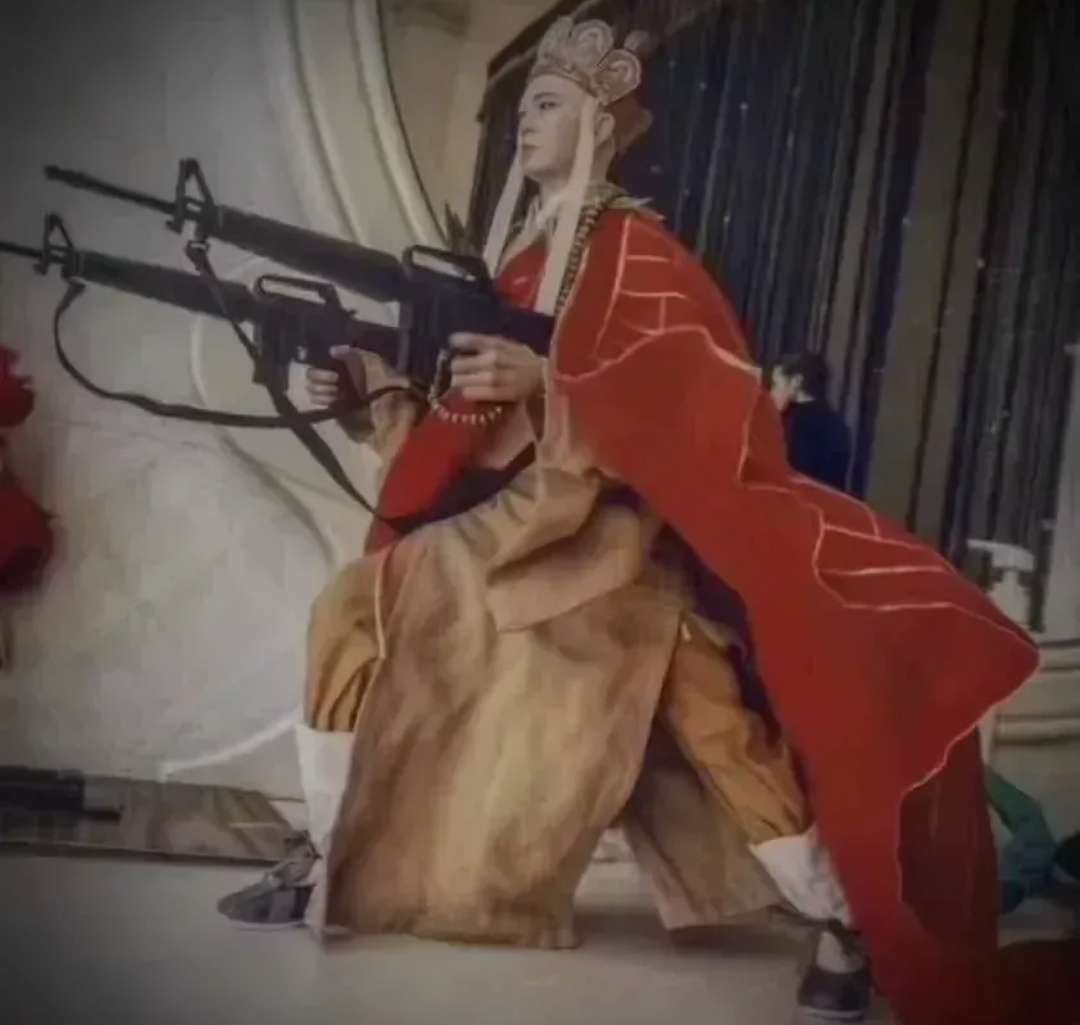 占据绝对